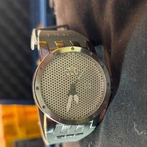 Invicta 10418 DNA – 52mm Swiss Quartz Chrono, Gold-Tone Case & Lion Motif Dial